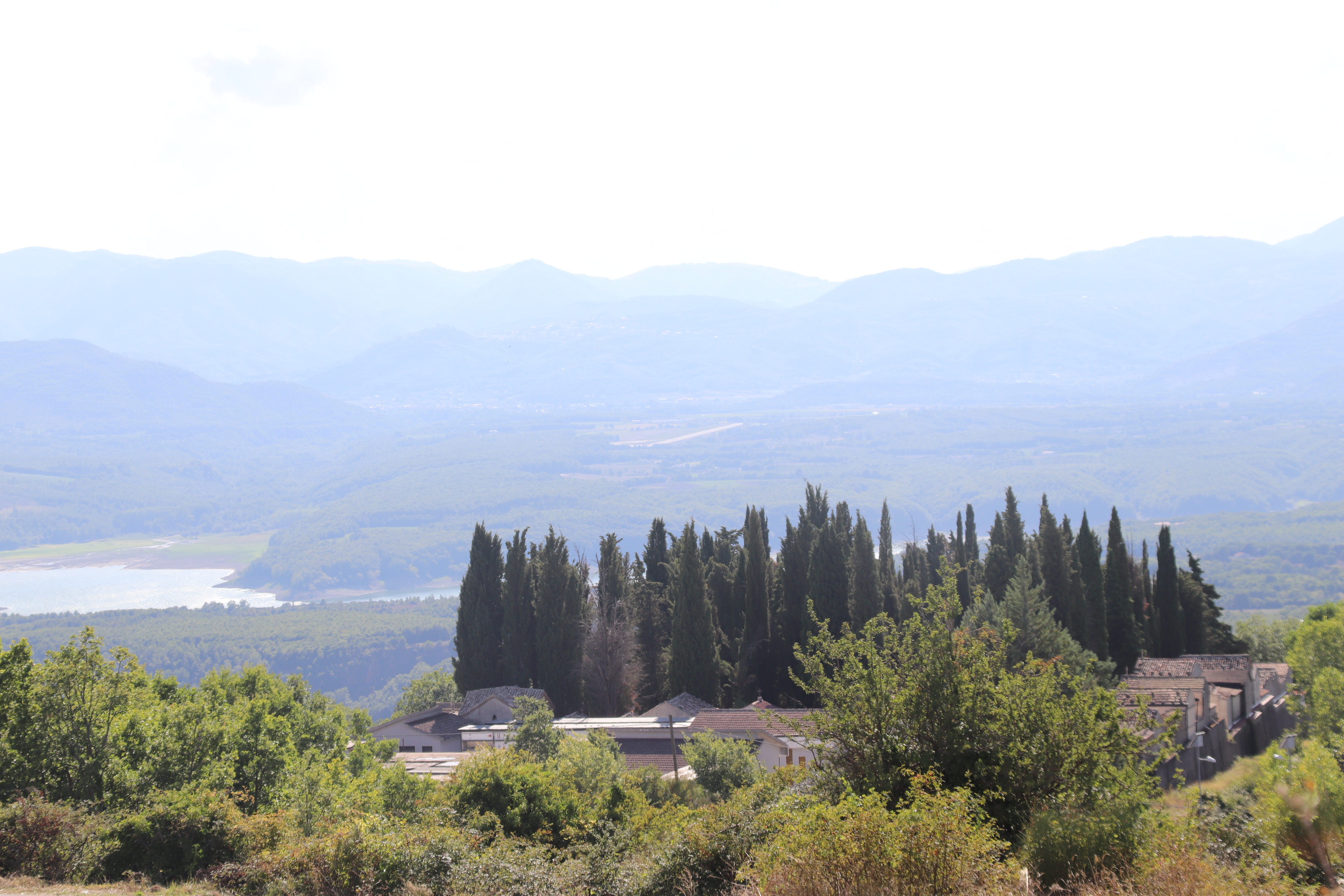 Panorama del Lago di Pietra del Pertusillo nel territorio di Montemurro