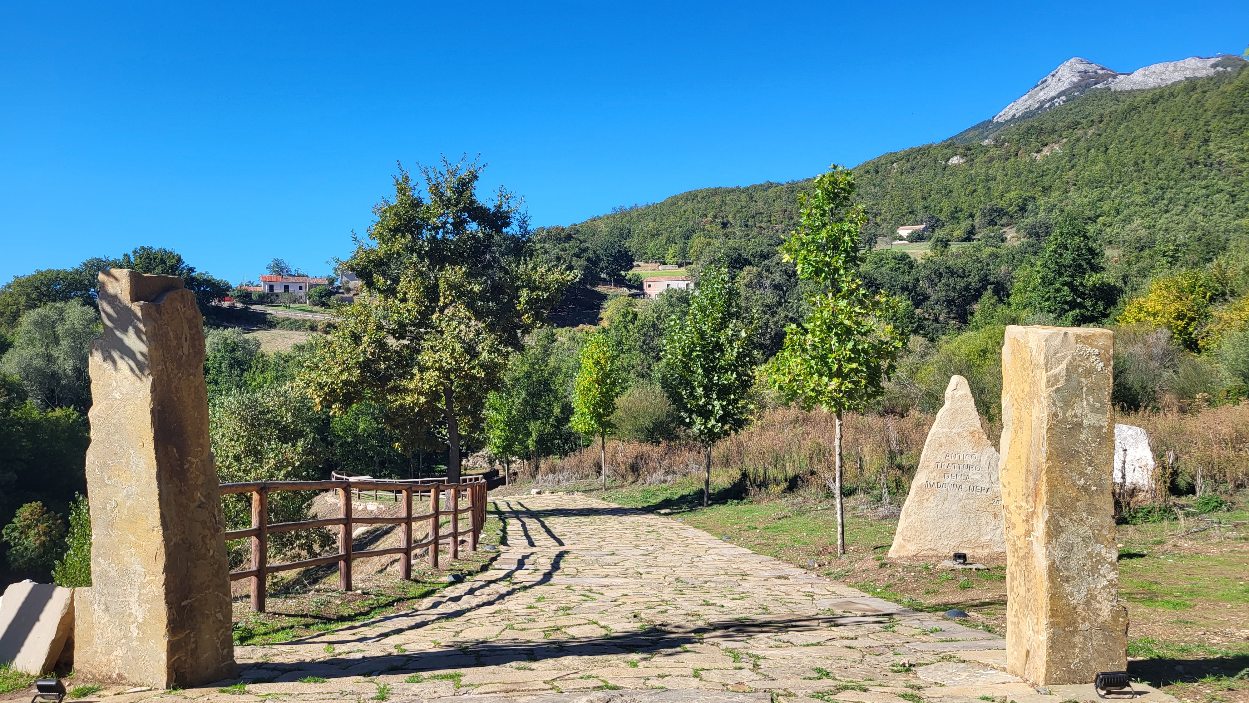 Antico Tratturo della Madonna nera e Ponte sul Torrente Alli