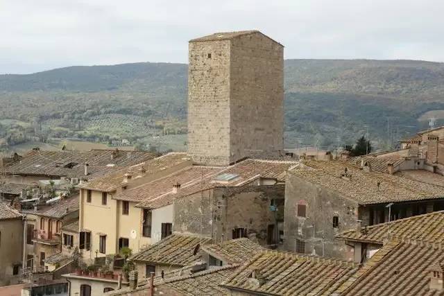 Torre e Casa Campatelli – foto © FAI – Fondo Ambiente Italiano