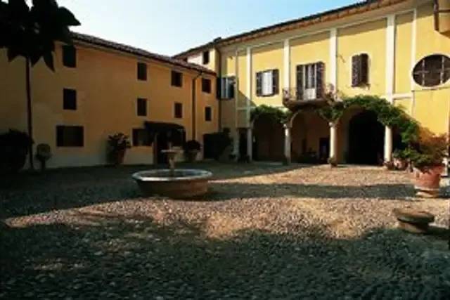 Palazzo Malaspina e le Sue Cantine, Storia tra i Vigneti – foto © FAI – Fondo Ambiente Italiano