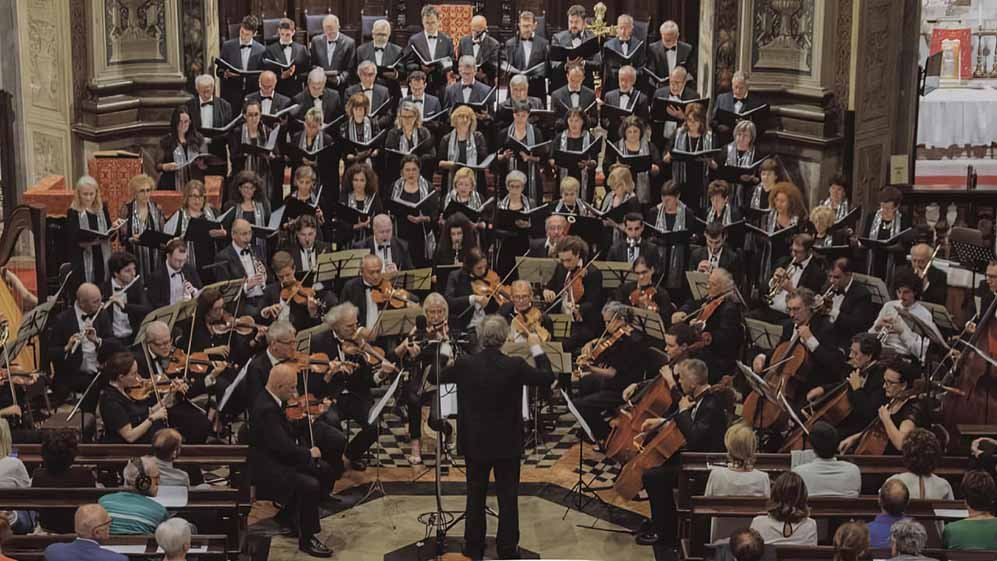Locandina Un palco all’opera, da Verdi a Puccini, Amadeus porta il grande repertorio lirico nel cuore della Toscana, concerto a Volterra il 13 settembre a Volterra (Pisa)