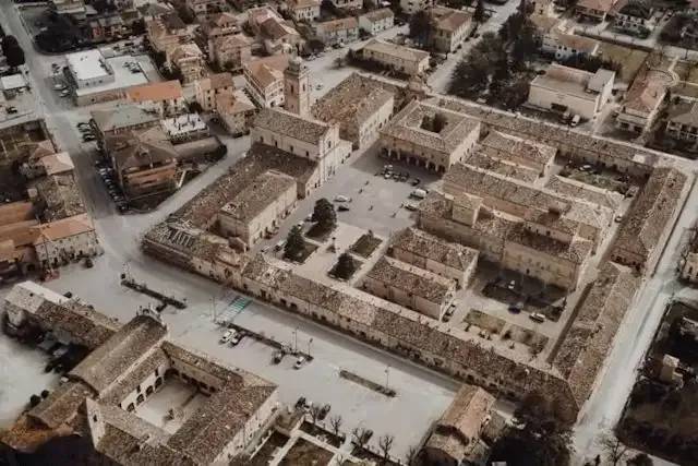 Borgo di Servigliano – foto © FAI – Fondo Ambiente Italiano