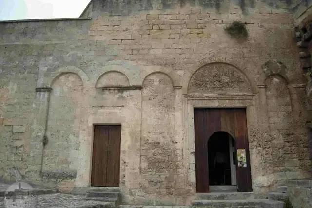 Chiesa Rupestre di Santa Maria De Armenis – foto © FAI – Fondo Ambiente Italiano