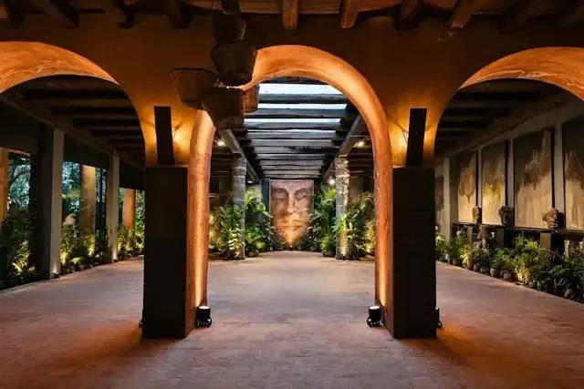 Canonica degli Archi:sogno Sospeso tra Arte e Fashion Design – foto © FAI – Fondo Ambiente Italiano