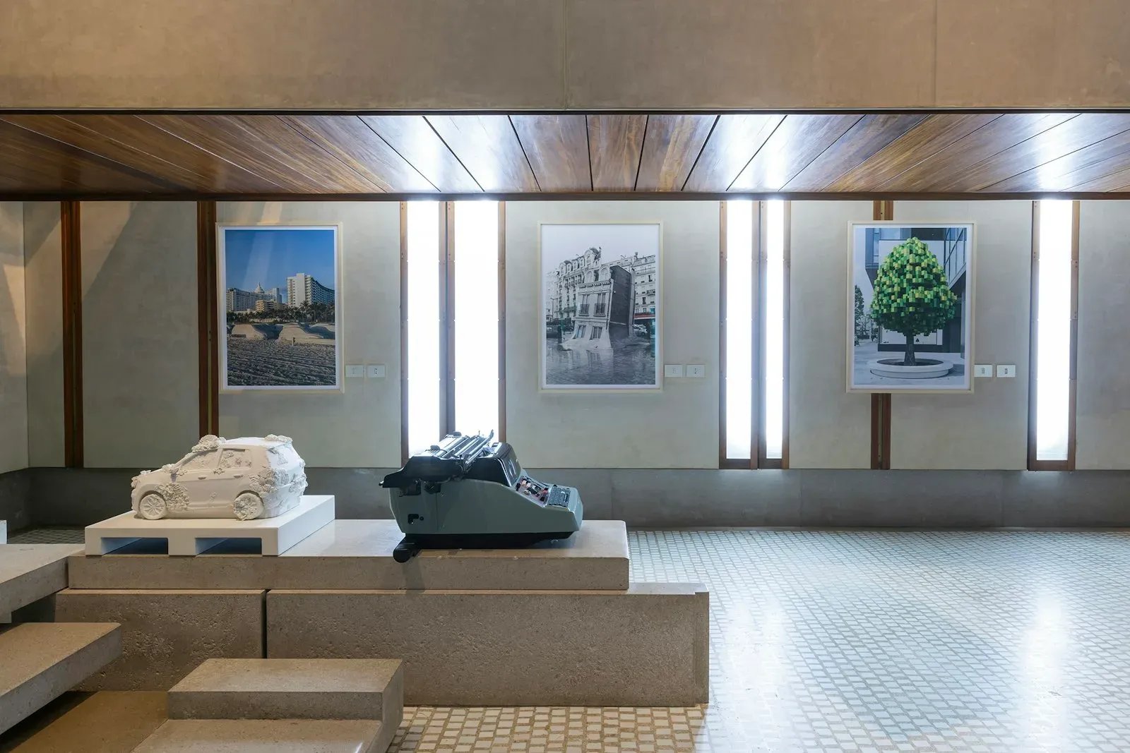 Speciale "Leandro Erlich al Negozio Olivetti"