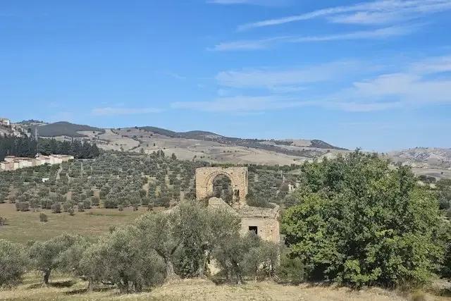 La Piana del Melograno e del Mandorleto – foto © FAI – Fondo Ambiente Italiano