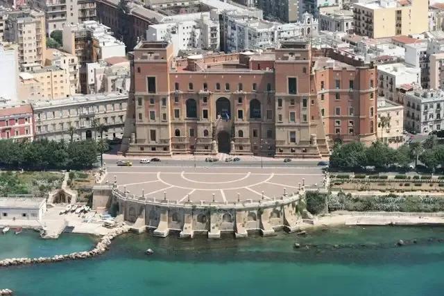 Palazzo del Governo e Rotonda Marinai D'Italia – foto © FAI – Fondo Ambiente Italiano