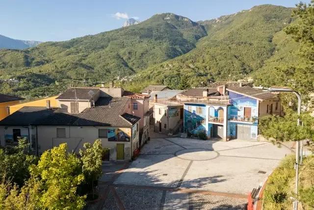 Azzinano. Immagini di Paese e Casa di Annunziata Scipione – foto © FAI – Fondo Ambiente Italiano