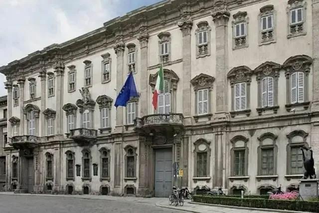 Palazzo Cusani – foto © FAI – Fondo Ambiente Italiano