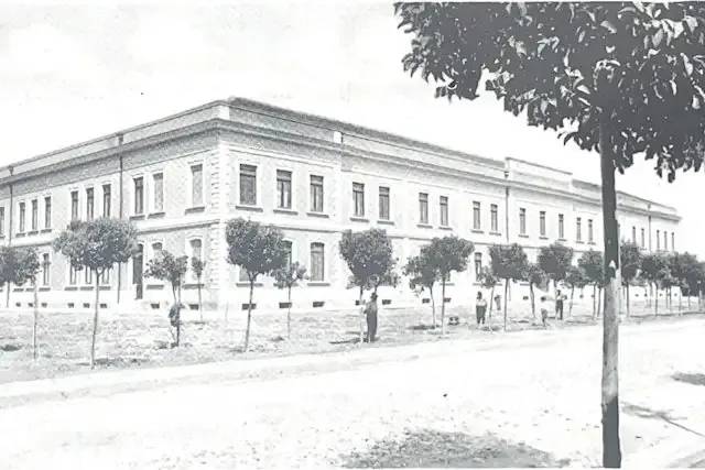 Storico Edificio Scolastico "Don Milani" Trinitapoli – foto © FAI – Fondo Ambiente Italiano