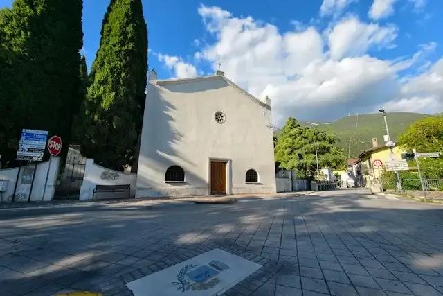 Chiesa Madonna del Ponte e Fiume Tirino – foto © FAI – Fondo Ambiente Italiano