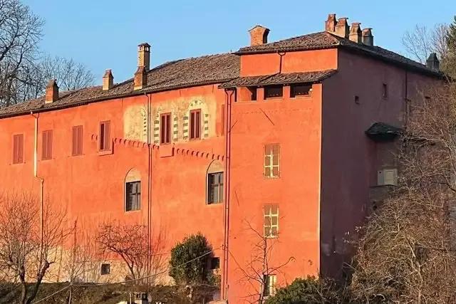 Oltre il Portone del Castello Rosso – foto © FAI – Fondo Ambiente Italiano