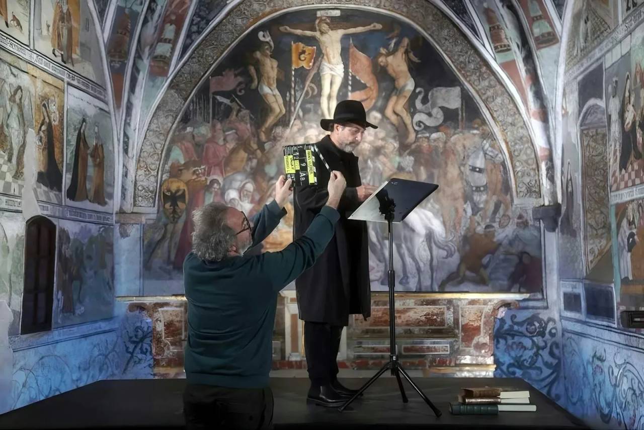 Hans Clemer: sulle tracce del film diretto da Fredo Valla – Piazza Del Mercato - Pagno, Pagno (Cuneo). Foto: FAI - Fondo Ambiente Italiano / Nicola Zambelli