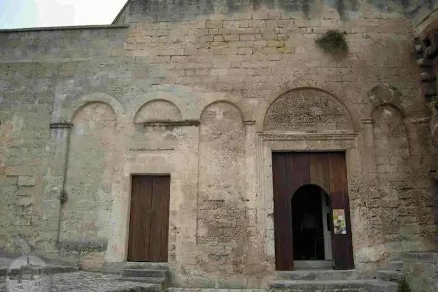 Chiesa Rupestre di Santa Maria De Armenis – foto © FAI – Fondo Ambiente Italiano