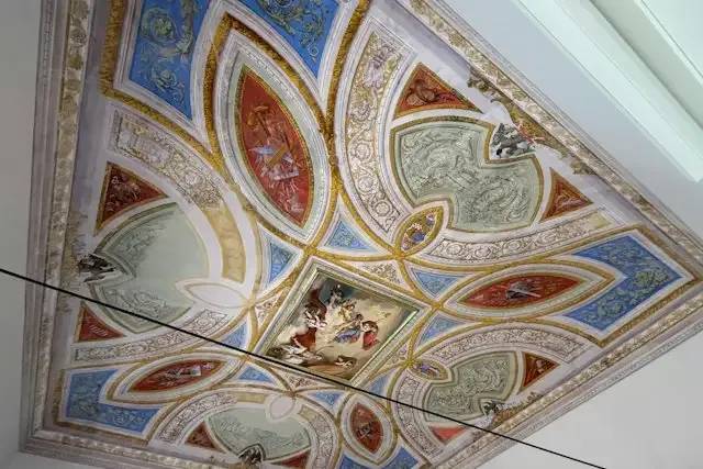 Ala Est di Palazzo Saladini Pilastri e i Suoi Saloni – foto © FAI – Fondo Ambiente Italiano