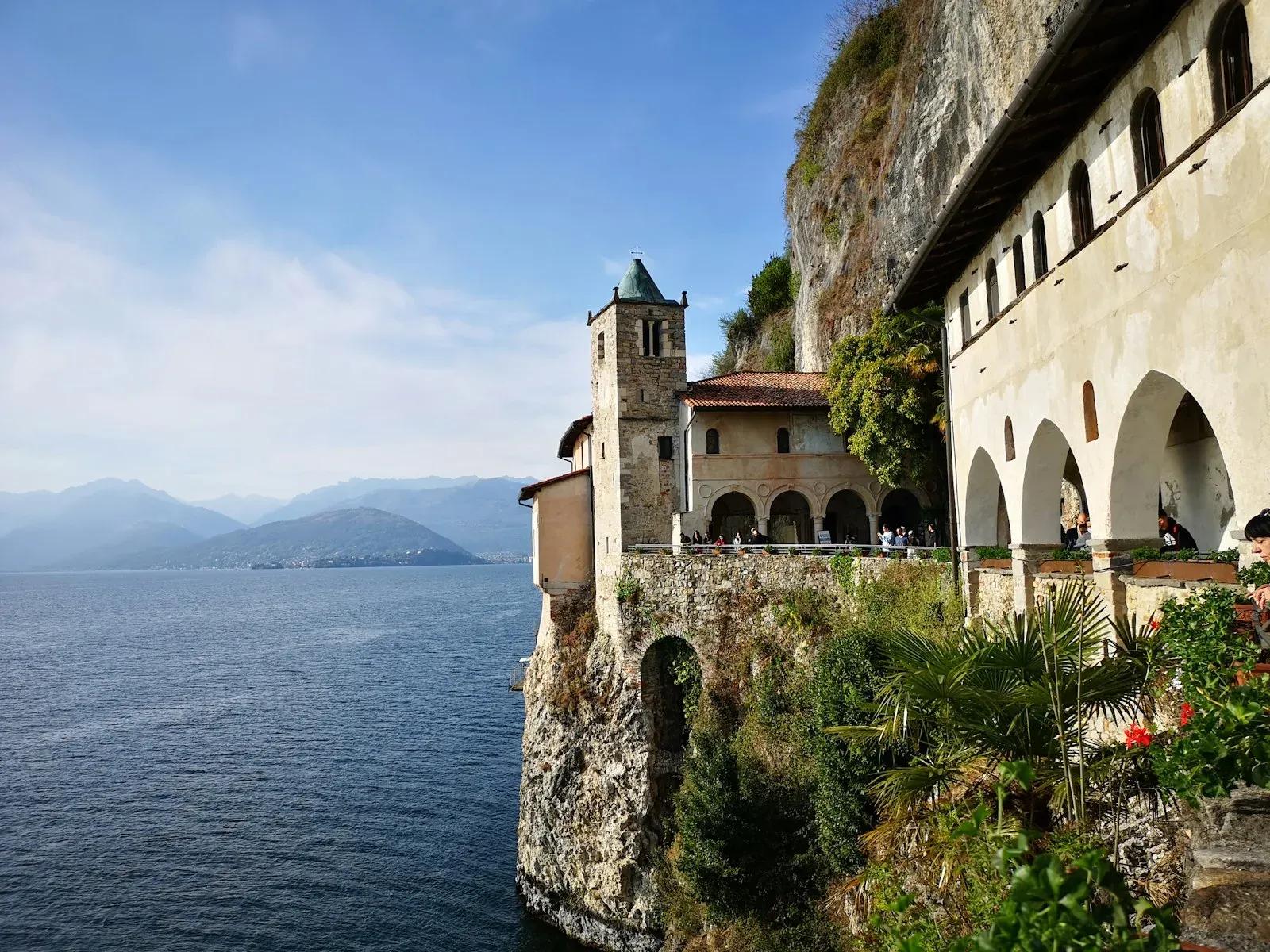 Alla scoperta dell'Eremo di Santa Caterina del Sasso – Villa Della Porta Bozzolo, Casalzuigno (Varese). Foto: @FAI / Archivio FAI