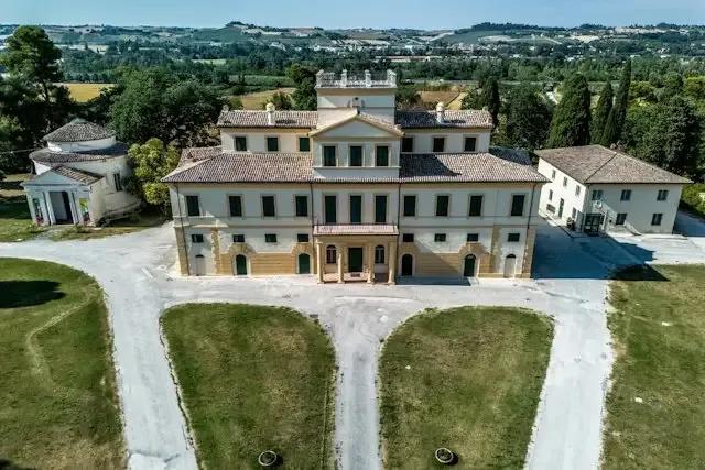Villa Salvati – foto © FAI – Fondo Ambiente Italiano