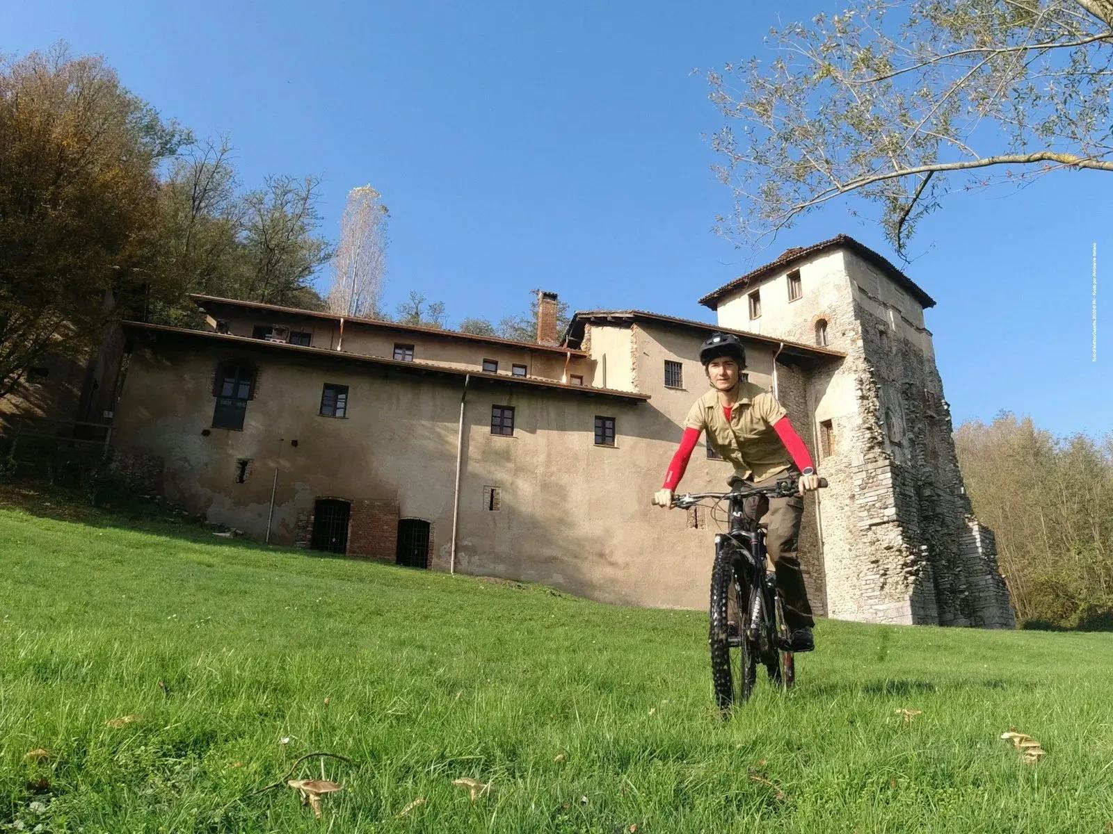 Escursione in bicicletta – Monastero Di Torba, Gornate Olona (Varese). Foto: © FAI / Archivio FAI