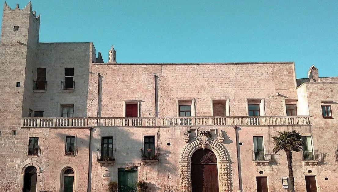 Specchia: il borgo bianco che il Salento ha nascosto sulla collina