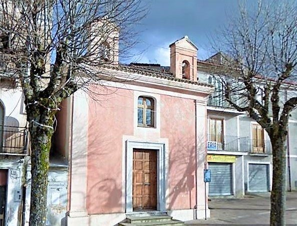 Facciata della Chiesa di San Rocco nel centro storico di Viggiano