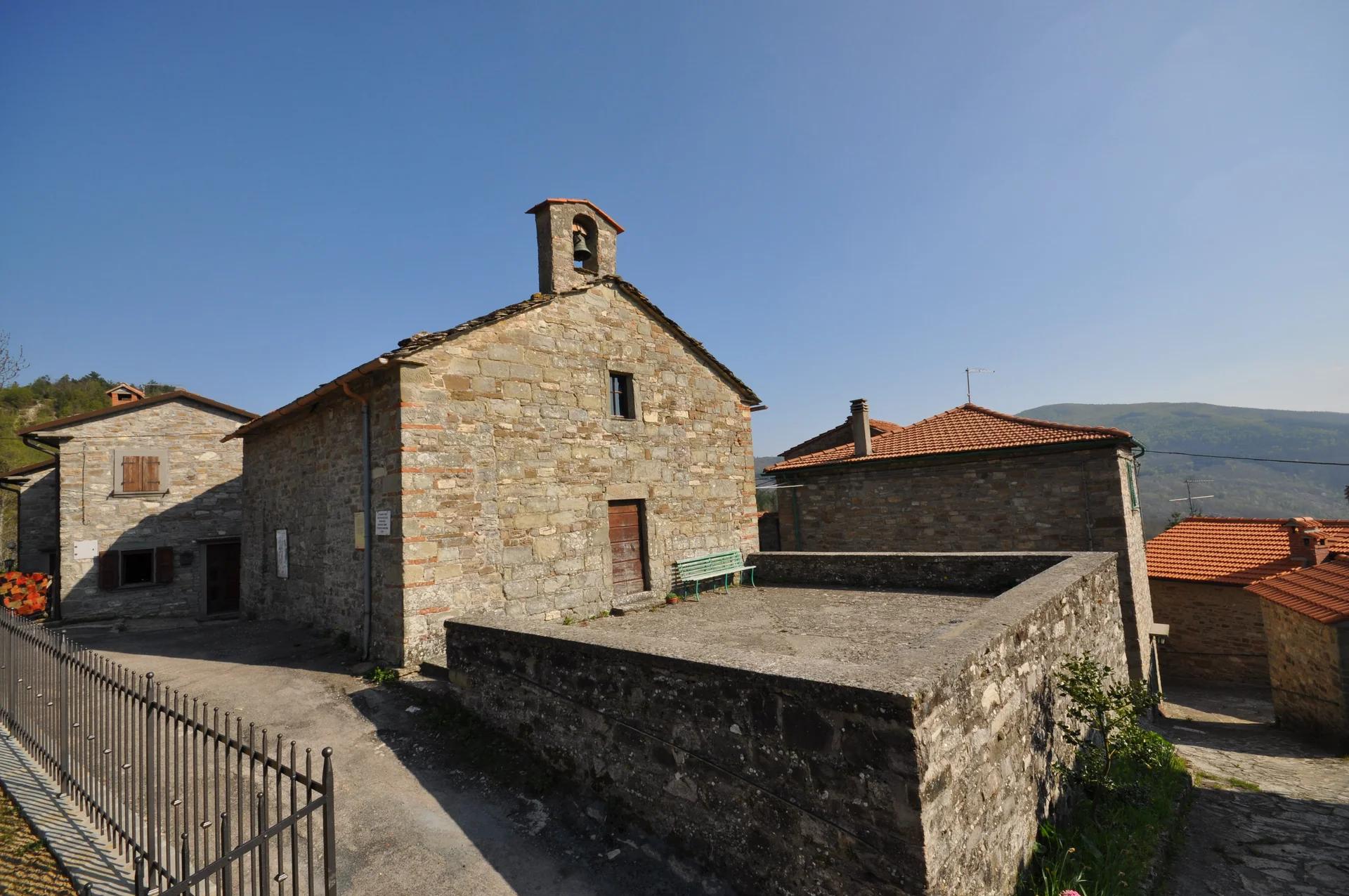 Borgo di Vezzano e Pieve di S. Maria dell'Assunta