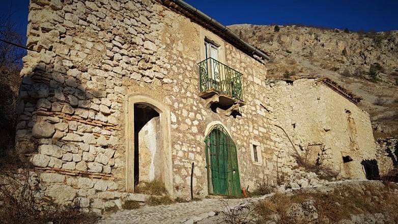 Borgo medievale di Frattura Vecchia frazione di Scanno