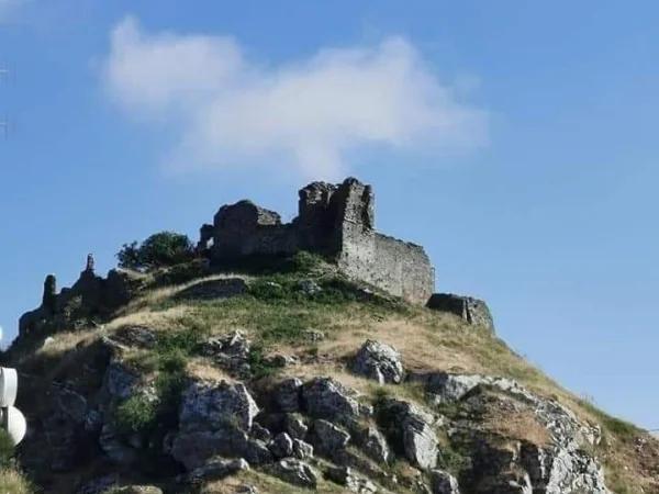 Borgo fantasma di Gioiosa Guardia - ruderi a Gioiosa Marea