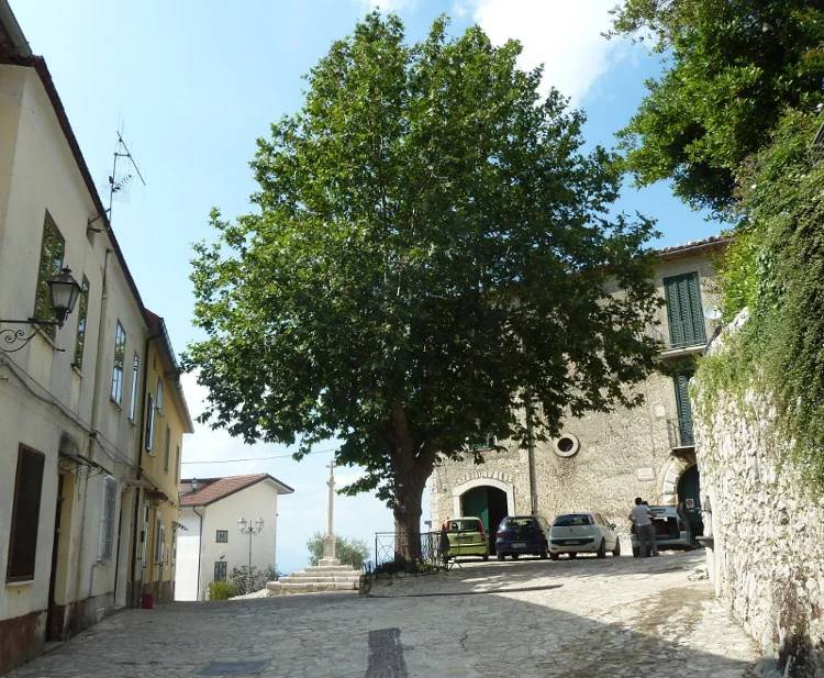 Croce in pietra
