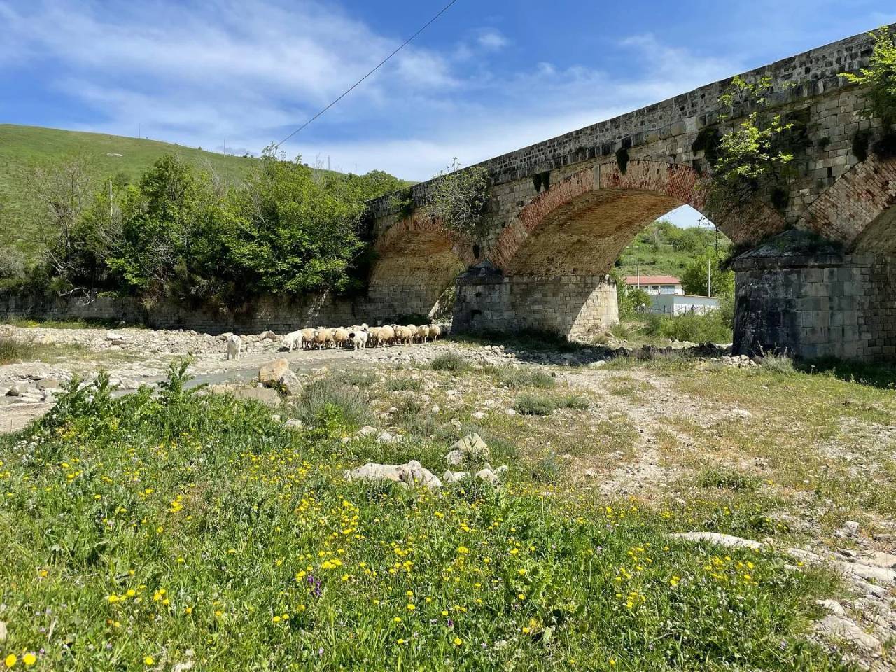 Ponte di Favaleto tra i mulini e le cave di gesso a Corleto Perticara