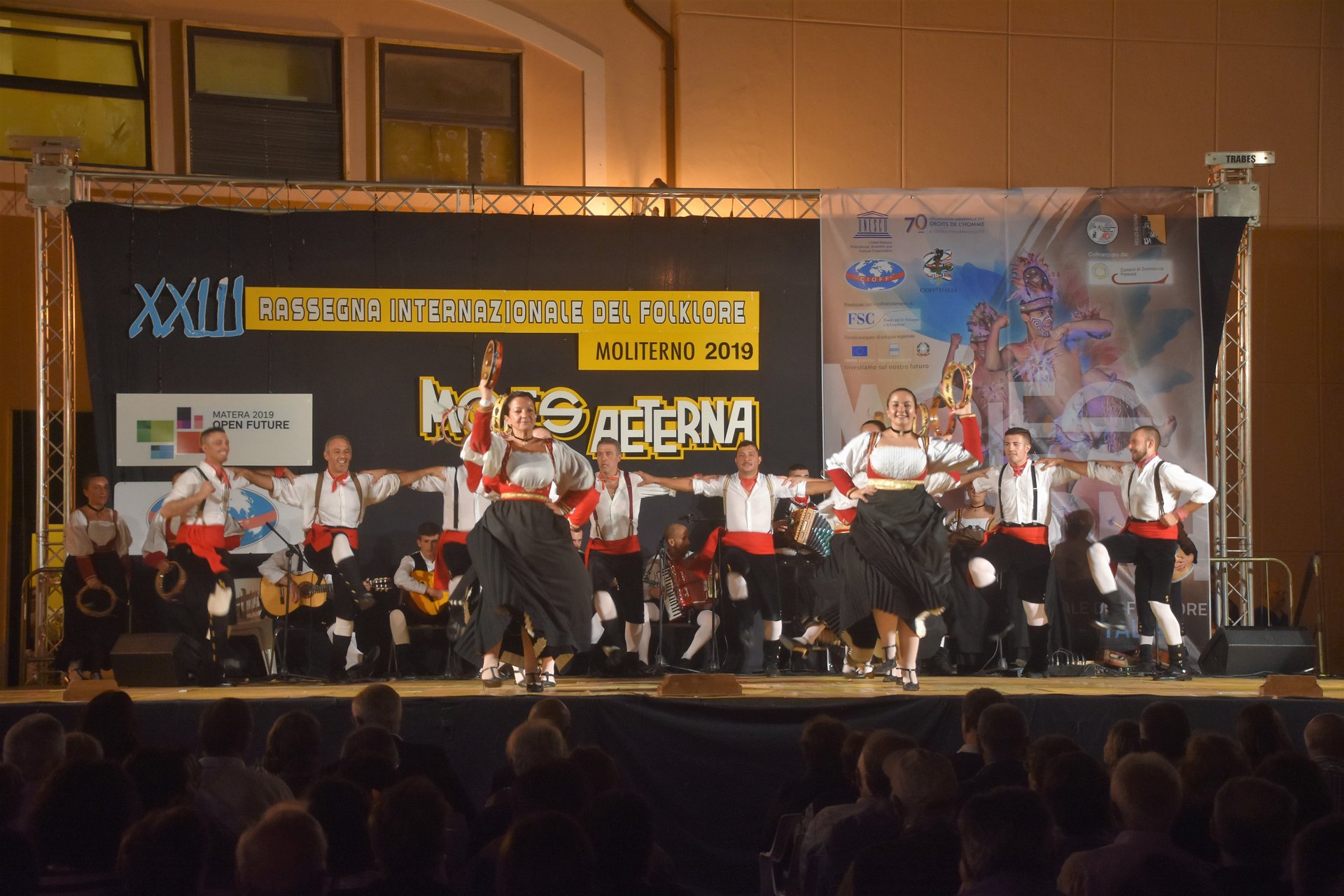Locandina Rassegna Internazionale del Folklore “MOLES AETERNA” a Moliterno (Potenza)